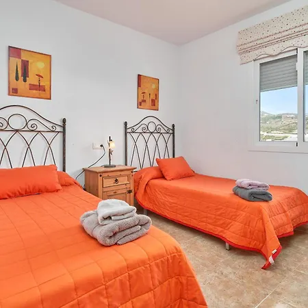 Cozy 3 Bedroom *