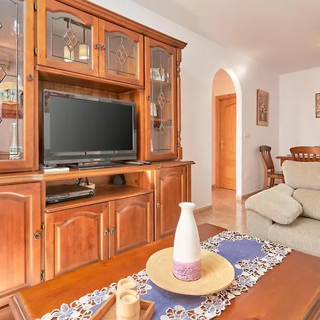 Cozy 3 Bedroom דירה